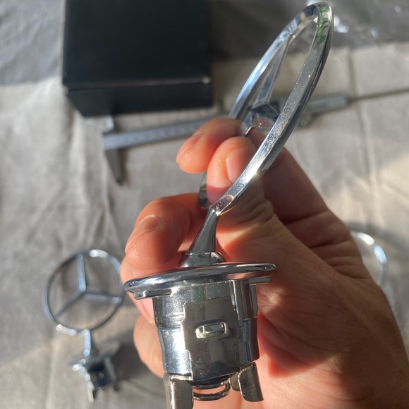 Silver and Blue Hood Star Emblem for Mercedes-Benz - Picture 8 of 10